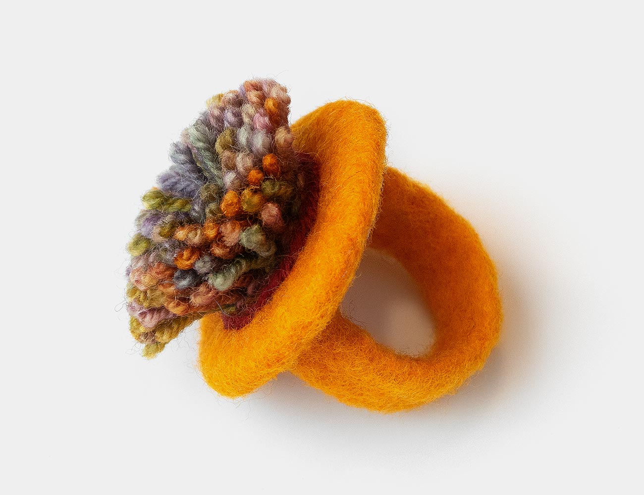 Felted rings with weaving<span style="font-size: 16px;">&nbsp&nbsp&nbsp|&nbsp&nbsp&nbsp</span><i>Nemezgyűrűk szövéssel</i>