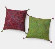 Three-pattern cushions<br><span style="font-size: 10px;">––––––––––––––––––––––––––––––––––––––––––––</span><br><i>Faág-mintás párnák</i>