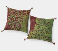 Three-pattern cushions<br><span style="font-size: 10px;">––––––––––––––––––––––––––––––––––––––––––––</span><br><i>Faág-mintás párnák</i>